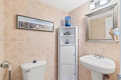 3675 N Country Club Dr #2201, Aventura, FL 33180 - Photo 17