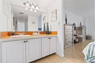 3675 N Country Club Dr, Aventura, FL 33180 - Photo 15