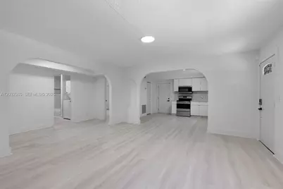 2475 NE 137th St, North Miami Beach, FL 33181 - Photo 15