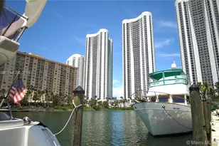 500 Bayview Dr, Sunny Isles Beach, FL 33160 - Photo 33