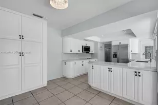 18370 SW 212th St, Miami, FL 33187 - Photo 5
