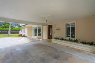 18370 SW 212th St, Miami, FL 33187 - Photo 3