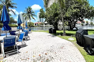 19390 Collins Ave, Sunny Isles Beach, FL 33160 - Photo 37
