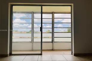 2880 NE 203rd St, Aventura, FL 33180 - Photo 7