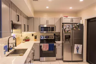 7645 NW 38th Ct, Sunrise, FL 33351 - Photo 7
