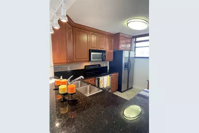 110 Lake Emerald #203, Oakland Park, FL 33309 - Photo 3