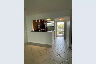 110 Lake Emerald #203, Oakland Park, FL 33309 - Photo 9