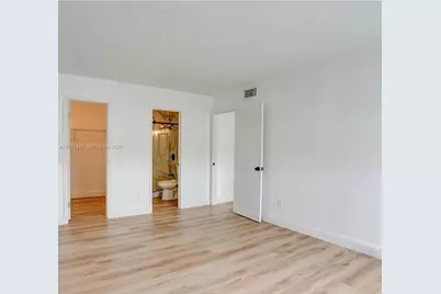 5501 NW 7th St #E408, Miami, FL 33126 - Photo 9