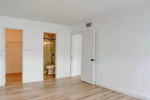 5501 NW 7th St, Miami, FL 33126 - Photo 9