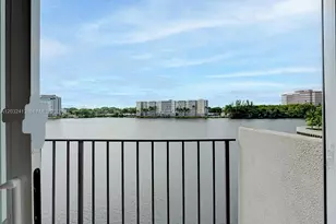 5501 NW 7th St, Miami, FL 33126 - Photo 15
