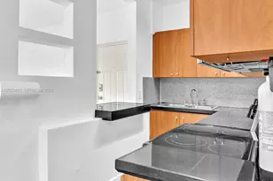 934 Michigan Ave, Miami Beach, FL 33139 - Photo 9