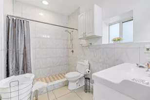 12085 W Dixie Hwy, Biscayne Park, FL 33161 - Photo 17