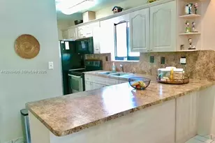 6527 W 22nd Ln, Hialeah, FL 33016 - Photo 5