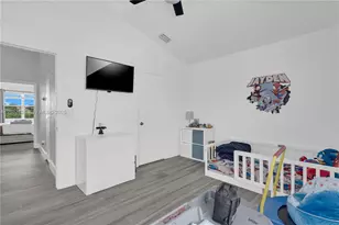 223 SW 120th Ave, Pembroke Pines, FL 33025 - Photo 21