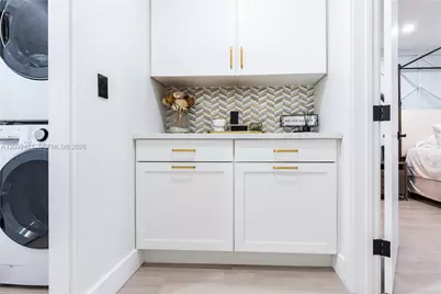 2115 NE 123rd St, North Miami, FL 33181 - Photo 39
