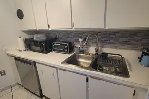 2600 Collins Ave, Miami Beach, FL 33140 - Photo 5