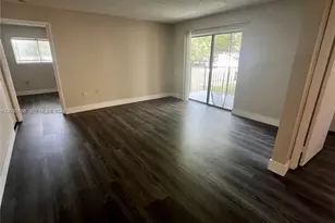 350 W Palm Cir W, Pembroke Pines, FL 33025 - Photo 3