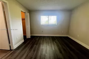 350 W Palm Cir W, Pembroke Pines, FL 33025 - Photo 15