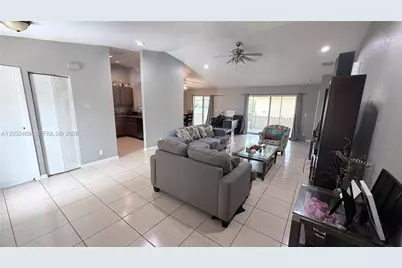 5356 NW 93rd Ter, Sunrise, FL 33351 - Photo 5