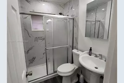 11267 SW 7th St, Sweetwater, FL 33174 - Photo 15