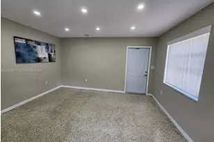 11267 SW 7th St, Sweetwater, FL 33174 - Photo 17