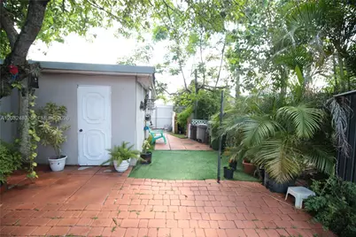 359 E 12th St, Hialeah, FL 33010 - Photo 13