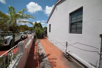 359 E 12th St, Hialeah, FL 33010 - Photo 9