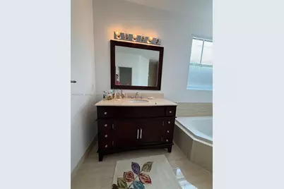 9924 NW 10th Ter, Miami, FL 33172 - Photo 25