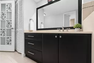 5701 Collins Ave, Miami Beach, FL 33140 - Photo 9