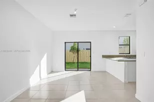 2542 SE 29th St, Homestead, FL 33035 - Photo 11