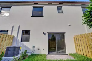 2542 SE 29th St, Homestead, FL 33035 - Photo 3