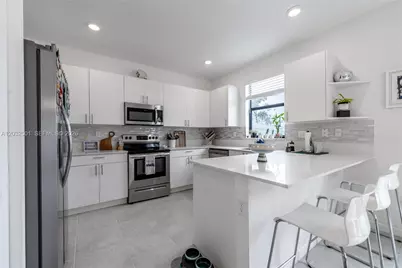561 NW 204th St, Miami Gardens, FL 33169 - Photo 1
