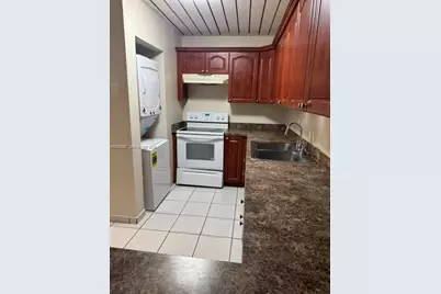 10000 NW 80th Ct #2249, Hialeah Gardens, FL 33016 - Photo 3