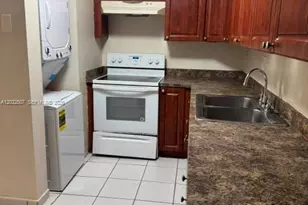 10000 NW 80th Ct, Hialeah Gardens, FL 33016 - Photo 3