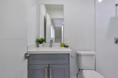 424 W 13th St, Hialeah, FL 33010 - Photo 21
