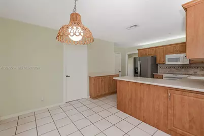7905 Cloverfield Cir, Boca Raton, FL 33433 - Photo 13