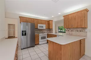 7905 Cloverfield Cir, Boca Raton, FL 33433 - Photo 9