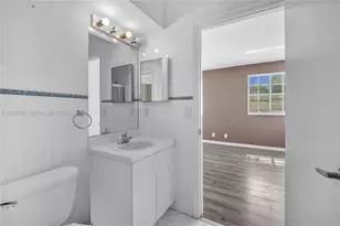 3698 San Simeon Cir, Weston, FL 33331 - Photo 15
