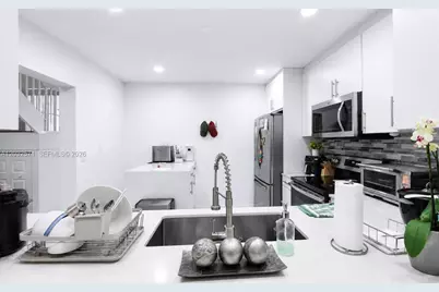 1127 SW 134th Pl, Miami, FL 33184 - Photo 3