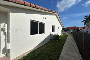 11430 SW 5th Terrace, Sweetwater, FL 33174 - Photo 5