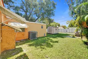 555 NW 46th St, Miami, FL 33127 - Photo 11