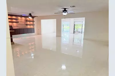 18801 Oakland Hills Dr, Hialeah, FL 33015 - Photo 5