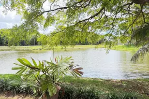 18801 Oakland Hills Dr, Hialeah, FL 33015 - Photo 3