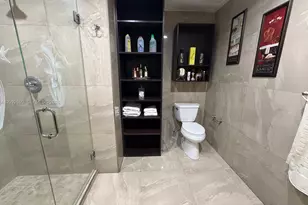 18801 Oakland Hills Dr, Hialeah, FL 33015 - Photo 15