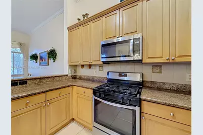 19302 SW 68th St, Pembroke Pines, FL 33332 - Photo 15