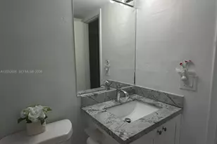 10050 NW 6th St, Pembroke Pines, FL 33024 - Photo 23