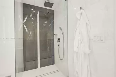 300 Biscayne Boulevard Way #3305W, Miami, FL 33131 - Photo 21