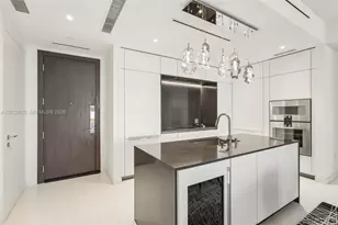 300 Biscayne Blvd Way, Miami, FL 33131 - Photo 9