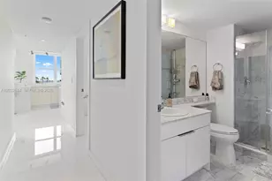 800 Claughton Island Dr, Miami, FL 33131 - Photo 7