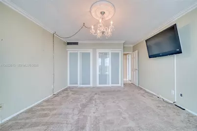5401 Collins Ave #1135, Miami Beach, FL 33140 - Photo 17